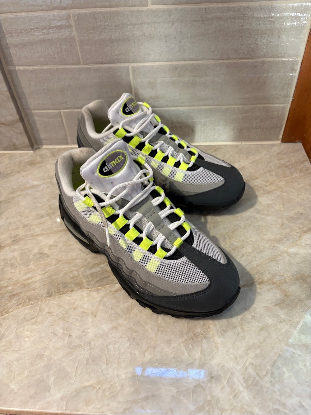 Nike Air Max 95 Neon and Charcoal Sneakers — Women’s Sz 9/ Men’s 7.5